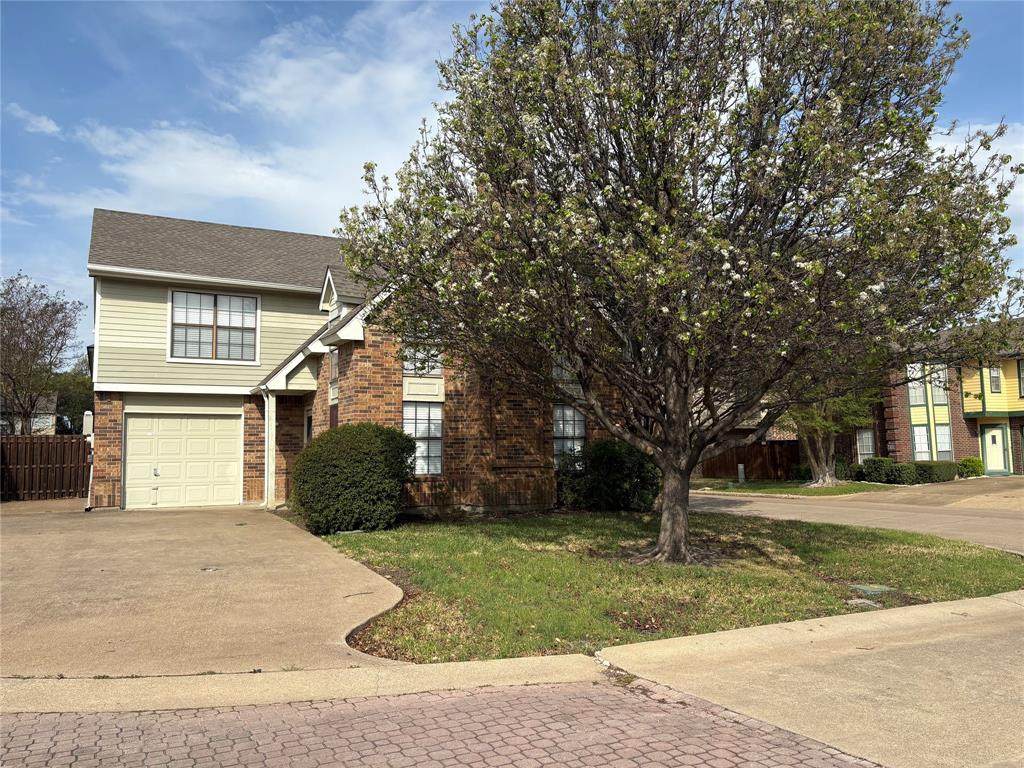500 Button Willow Court - Photo 1