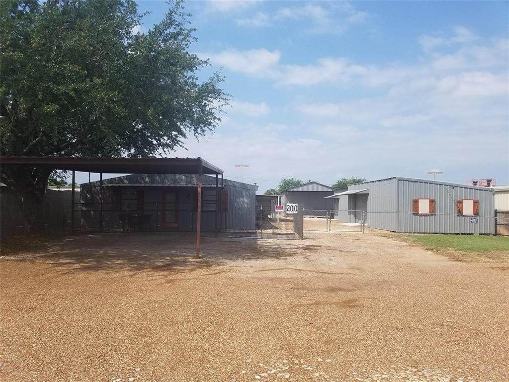 200 Daisy Drive - Photo 1