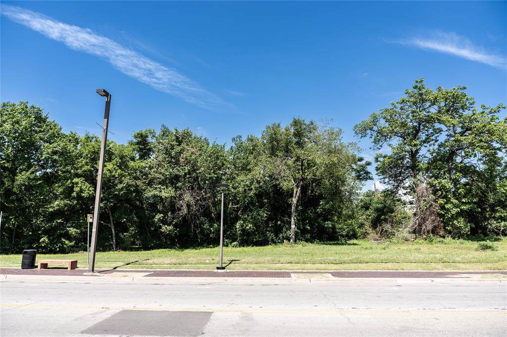 2525 Saint Clair Drive - Photo 1