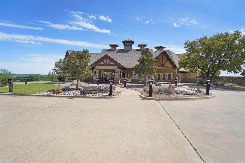 8229 Retreat Boulevard - Photo 1