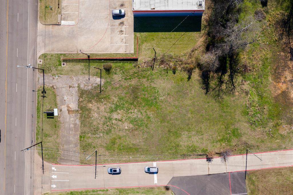 902 Jefferson - Photo 1