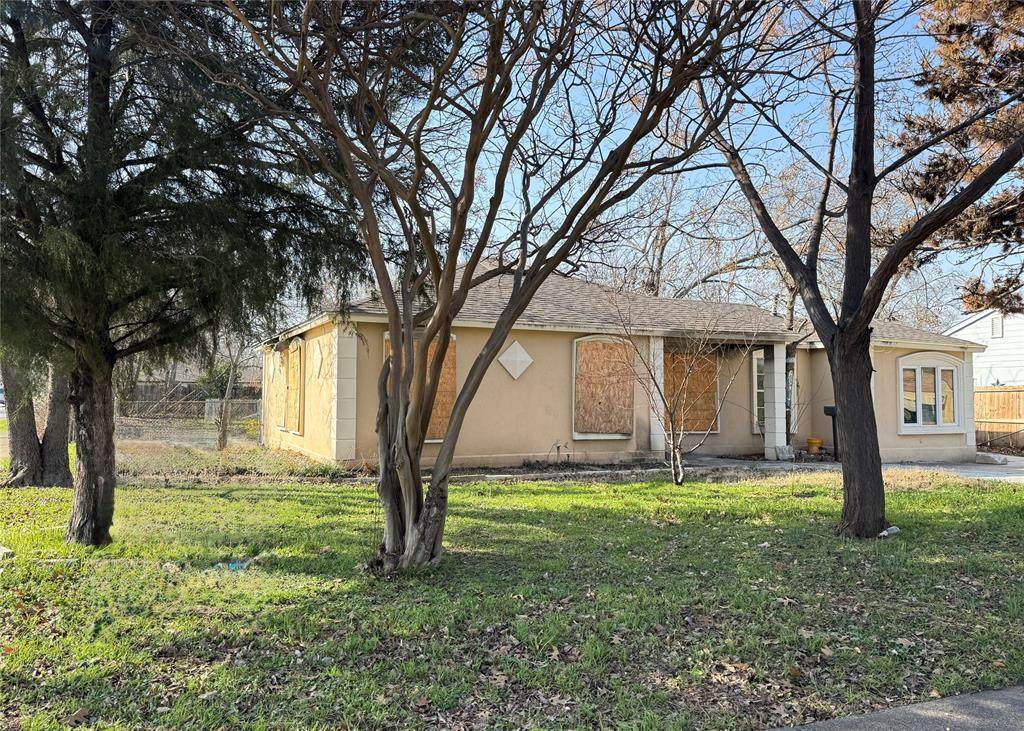3654 Fontana Drive - Photo 1