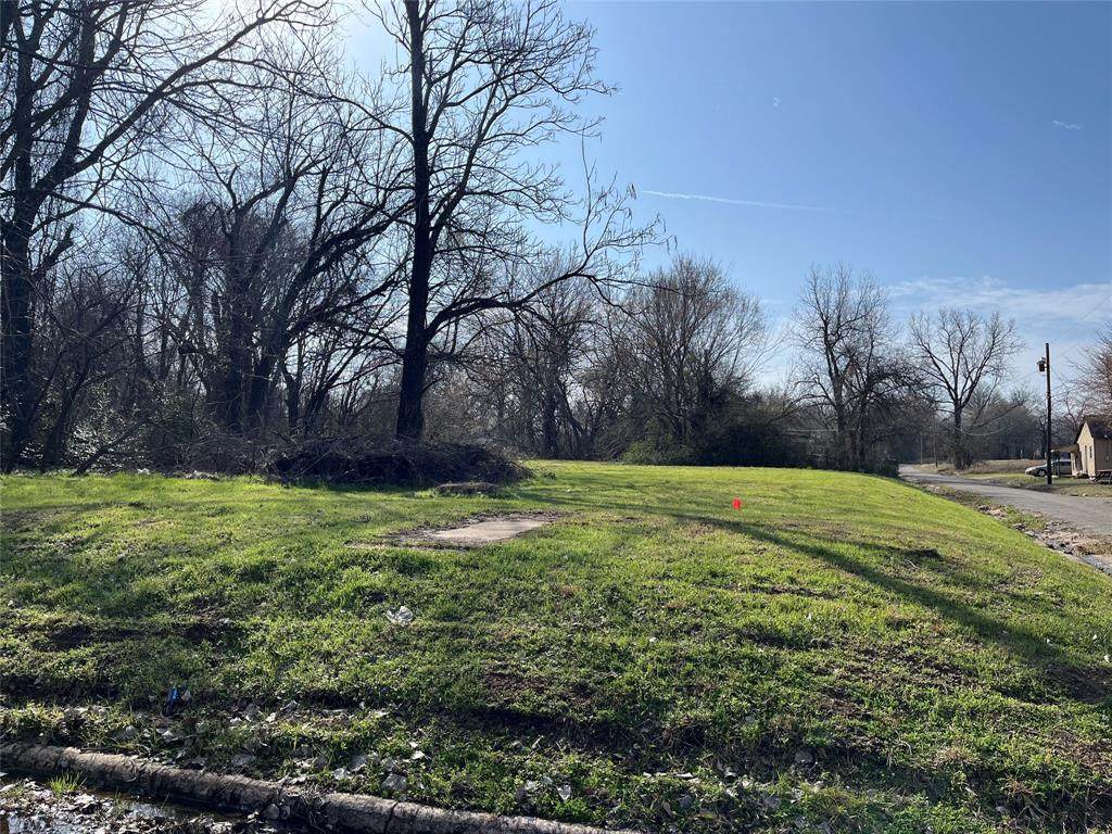 606 Grove Street - Photo 1