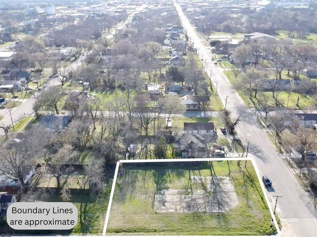 1309 G W Jackson Avenue - Photo 1