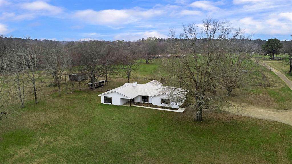 1122 County Road 428 - Photo 1