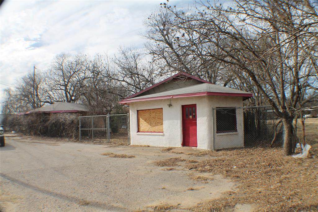 709 Commerce - Photo 1