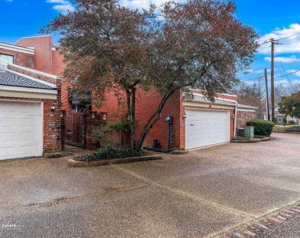 1909 Kings Highway - Photo 1