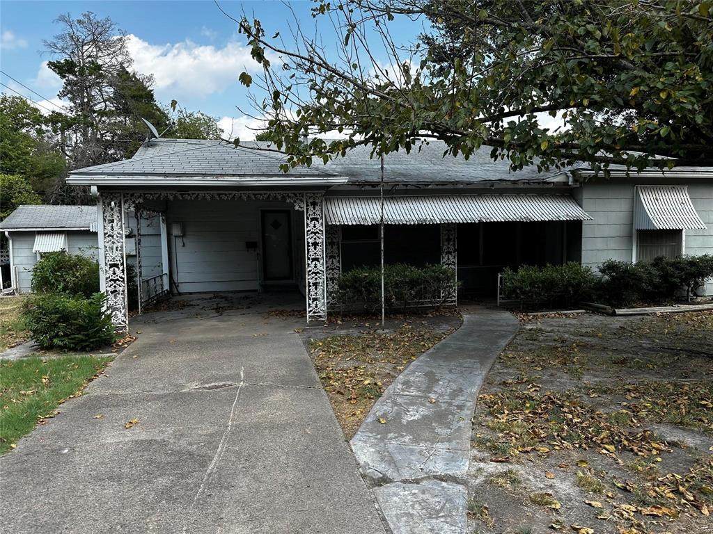 4103 4th Street - Photo 1