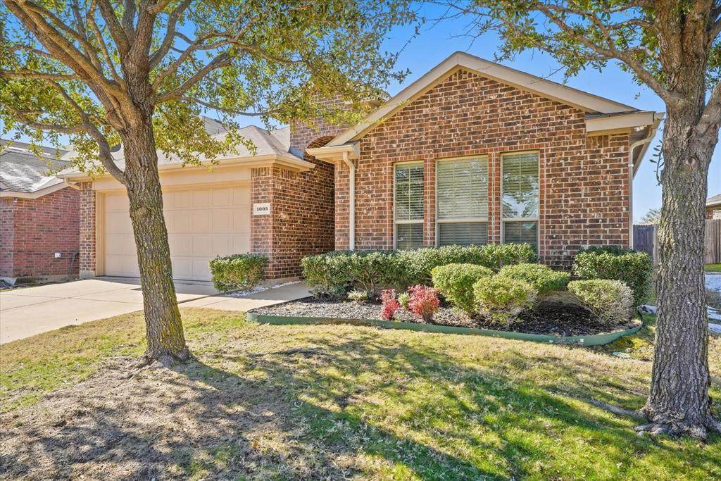 1005 Meadow Green Court - Photo 1