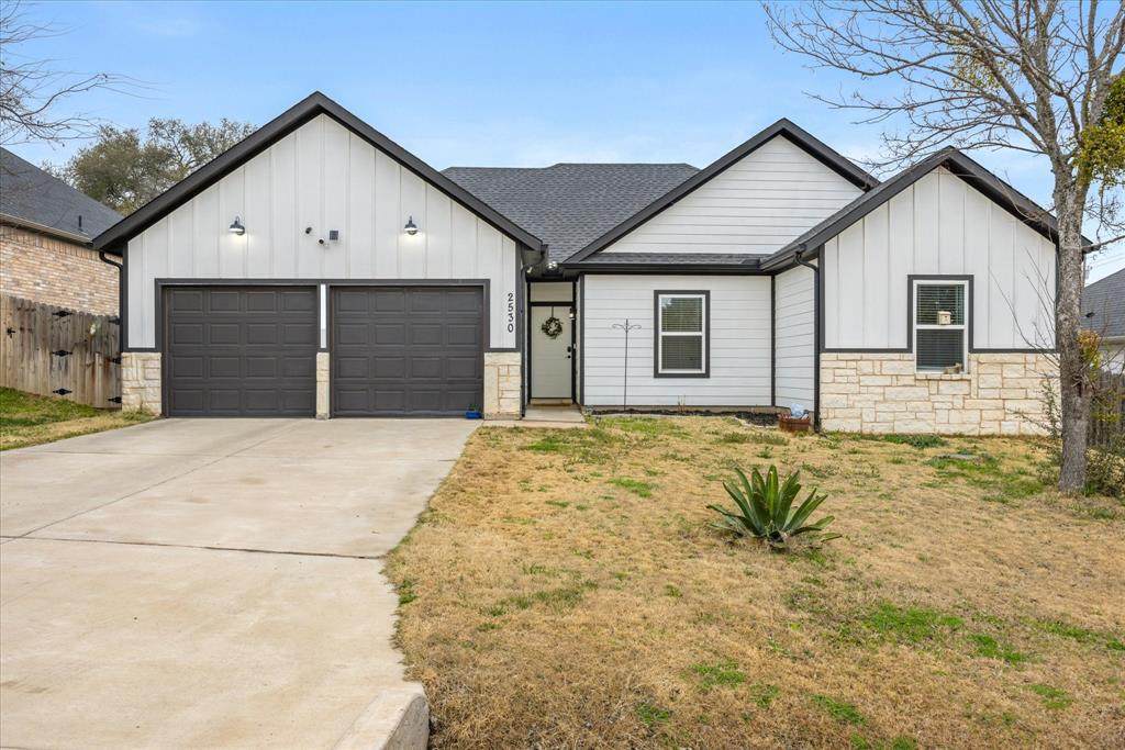 2530 Mercedes Street - Photo 1