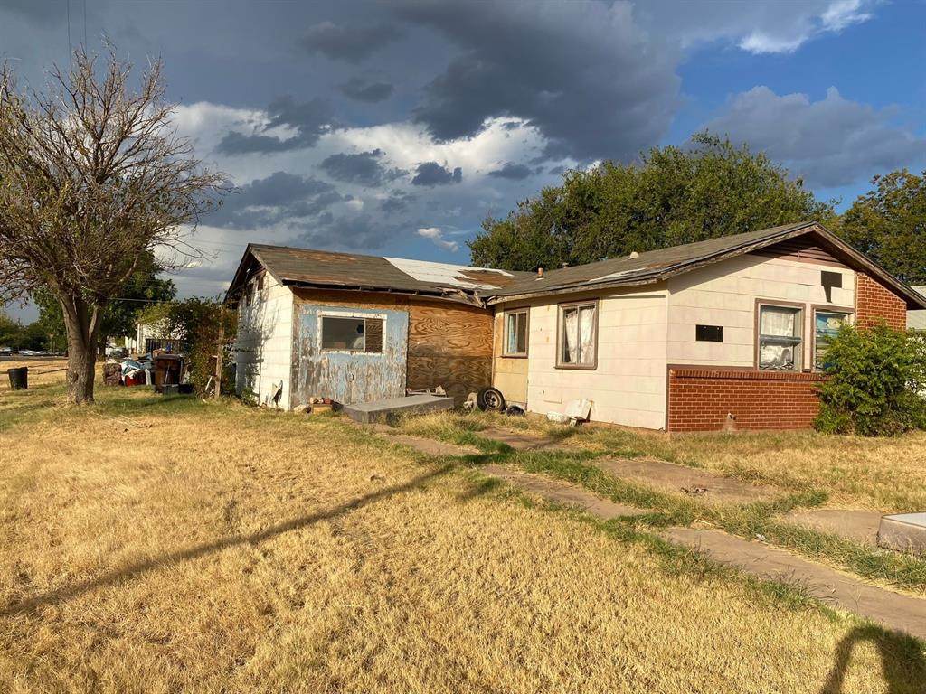 501 Lincoln Avenue - Photo 1
