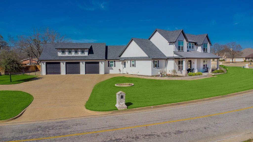 202 Winged Foot Drive - Photo 1