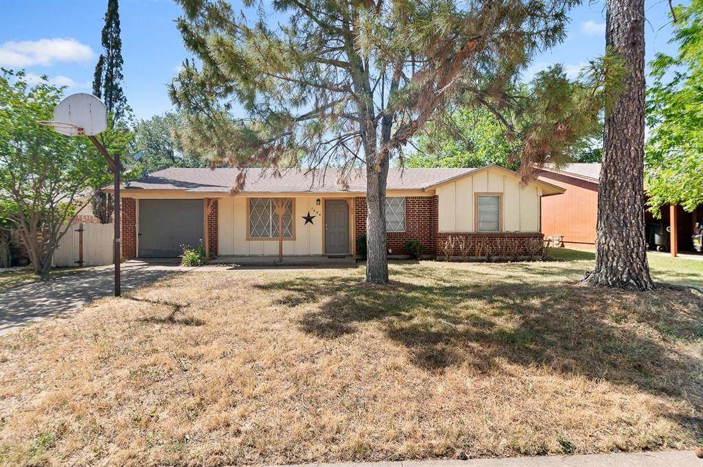 1424 Phillips Street - Photo 1