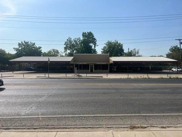 940 Henderson Street - Photo 1