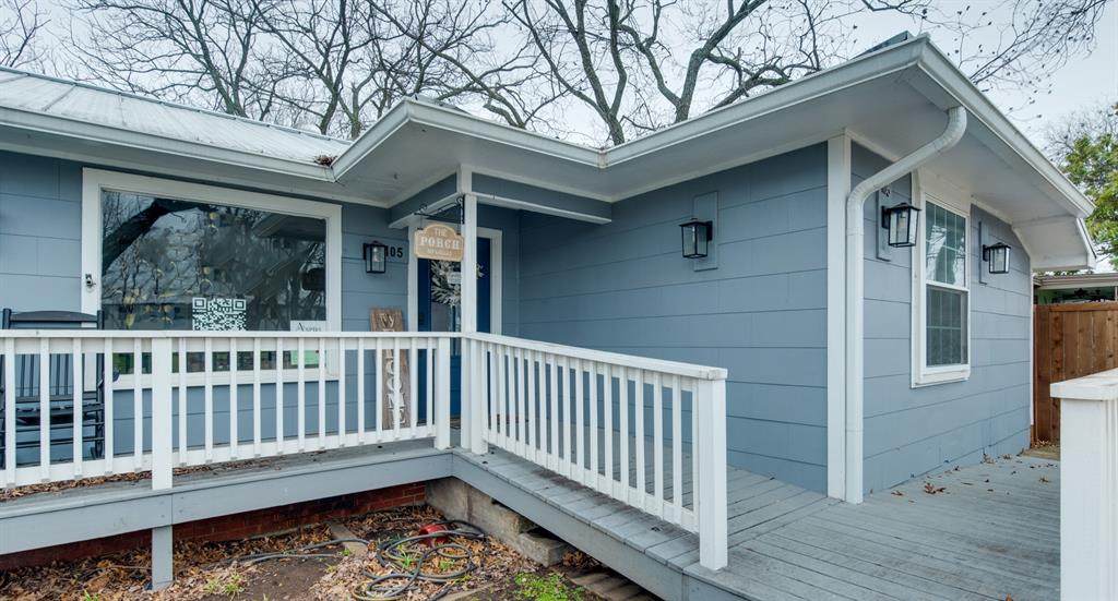 105 6th Street - Photo 1