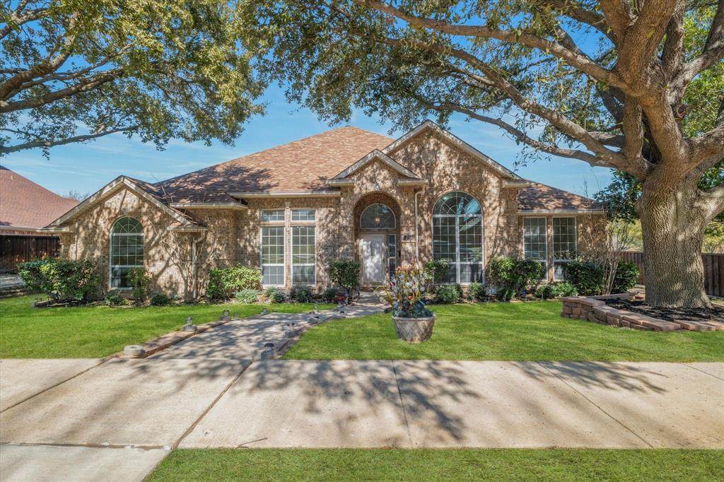 905 Brittany Drive - Photo 1