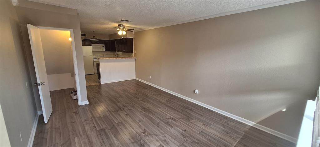 805 Oak Street - Photo 1