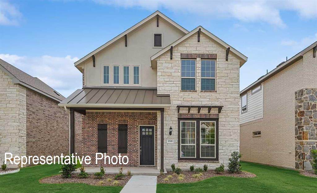 2027 Sherwood Drive - Photo 1