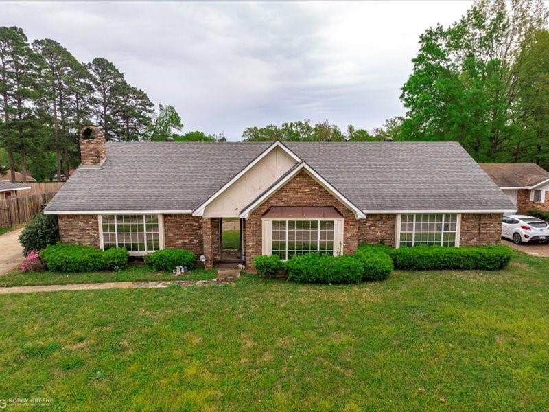 5620 Lakeshore Drive - Photo 1