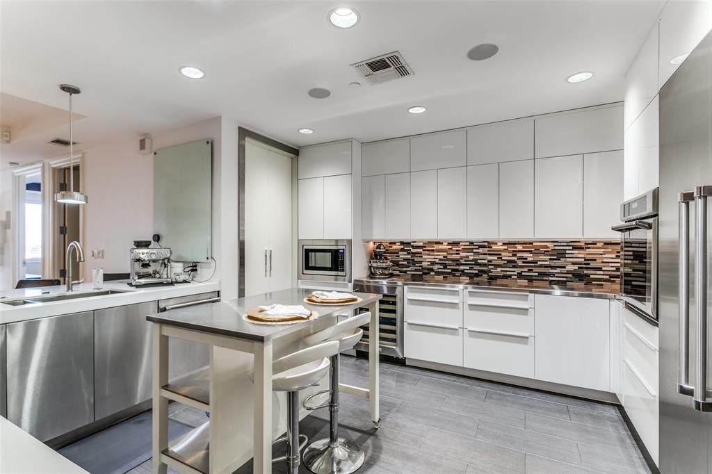 1505 Elm Street - Photo 1