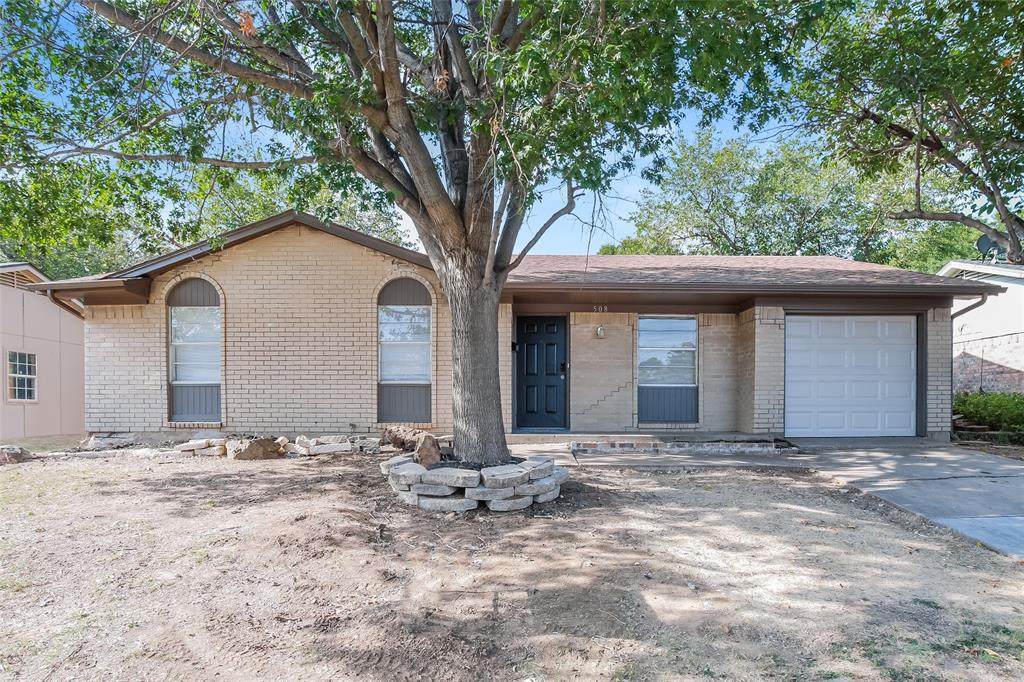 508 Sweetbriar Drive - Photo 1