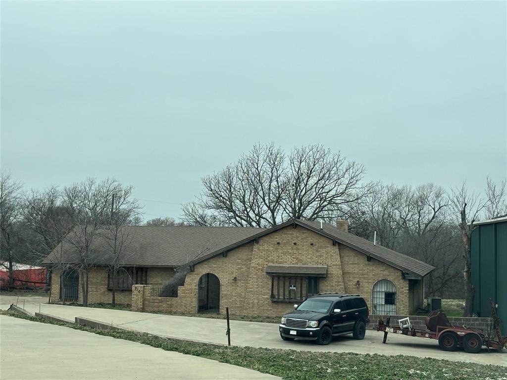 910 Preston Road - Photo 1