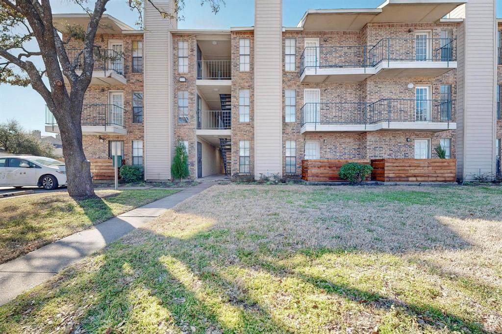 9520 Royal Lane - Photo 1