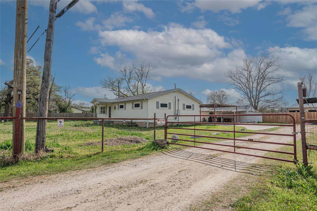 900 Silver Creek Azle Road - Photo 1