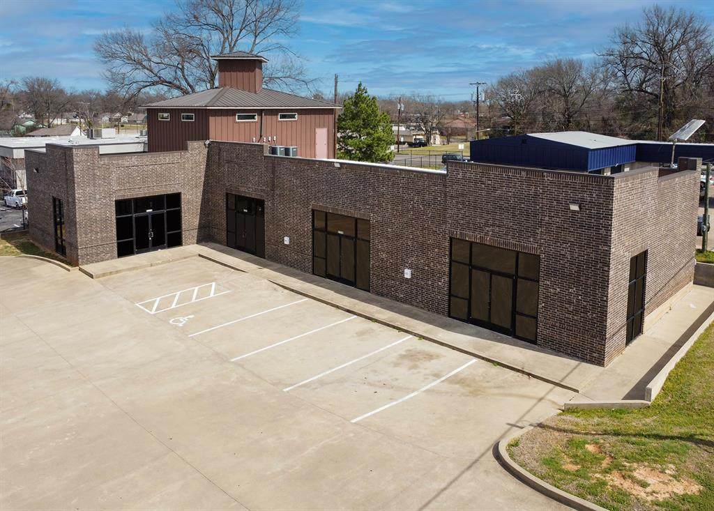 913 Bow Street - Photo 1