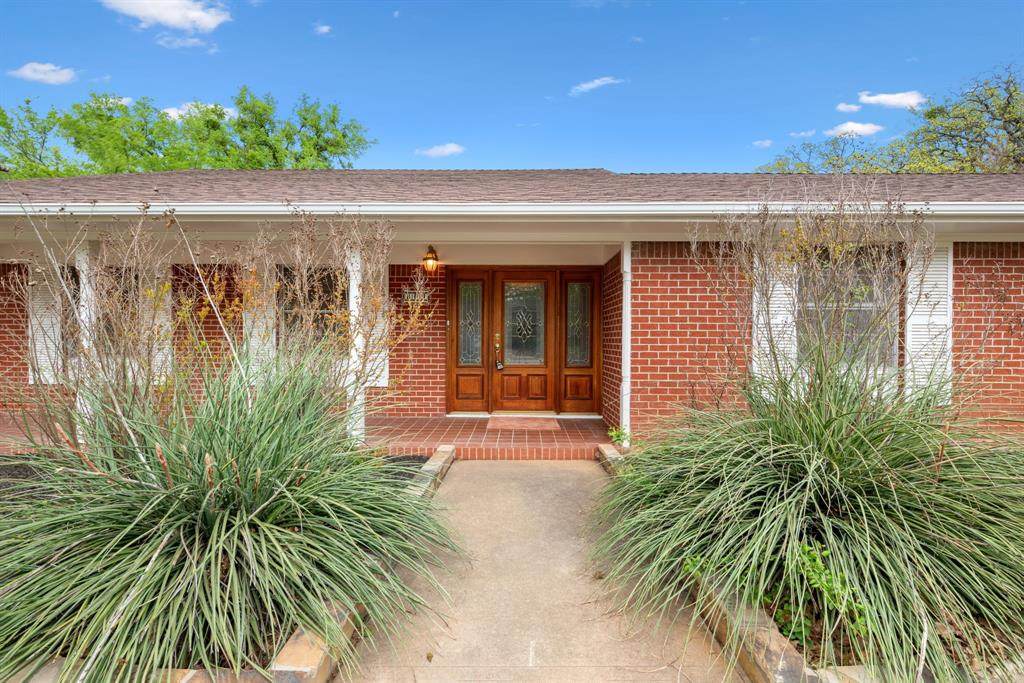 804 11th Street - Photo 1