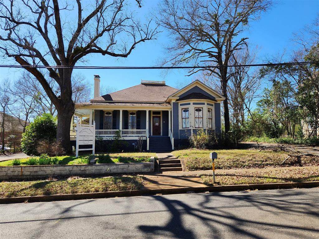 1011 Sycamore Street - Photo 1