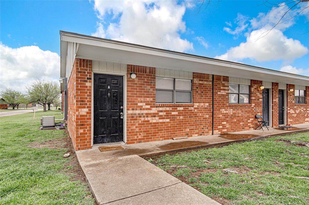 1709 Short Street - Photo 1