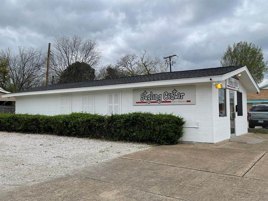 2526 Hillcrest Lane - Photo 1