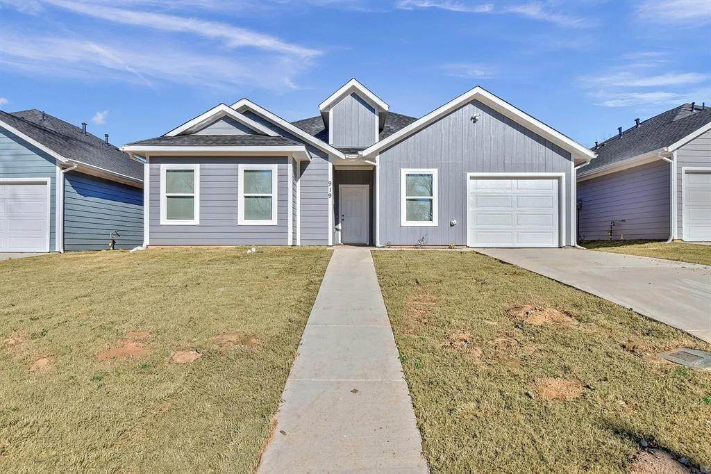917 Collins Street - Photo 1