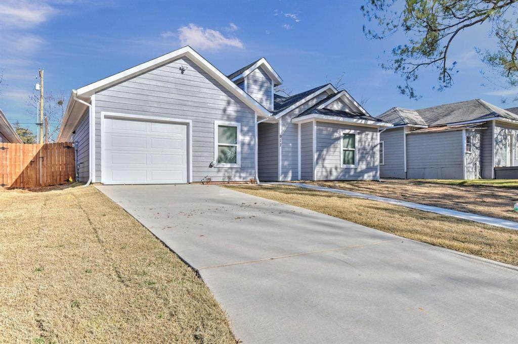 921 Collins Street - Photo 1