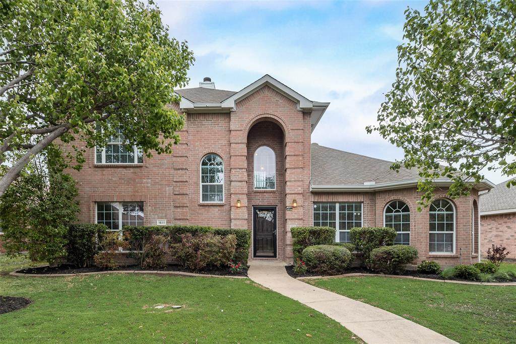 1611 Tanglewood Drive - Photo 1