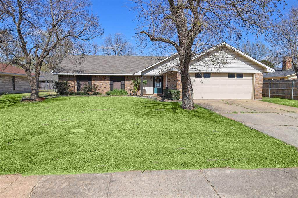 502 Parklane Drive - Photo 1