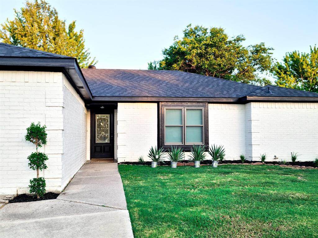 7810 Creek View Drive - Photo 1