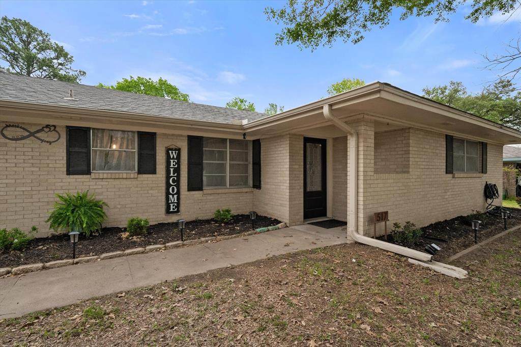 517 38th Street - Photo 1