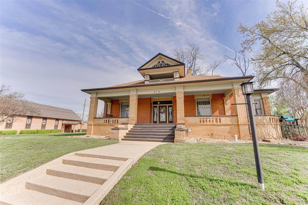 210 Elm Street - Photo 1