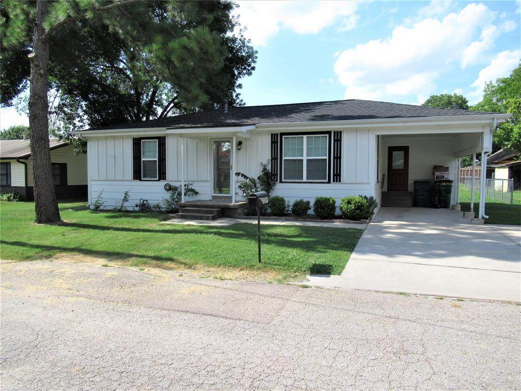 2205 Foster Circle - Photo 1