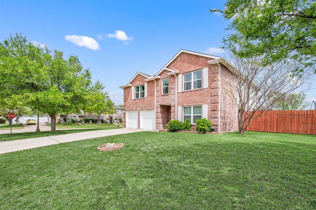1040 Canyon Drive - Photo 1