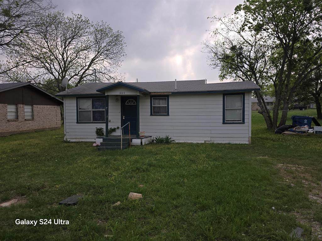 606 Santa Fe Street - Photo 1