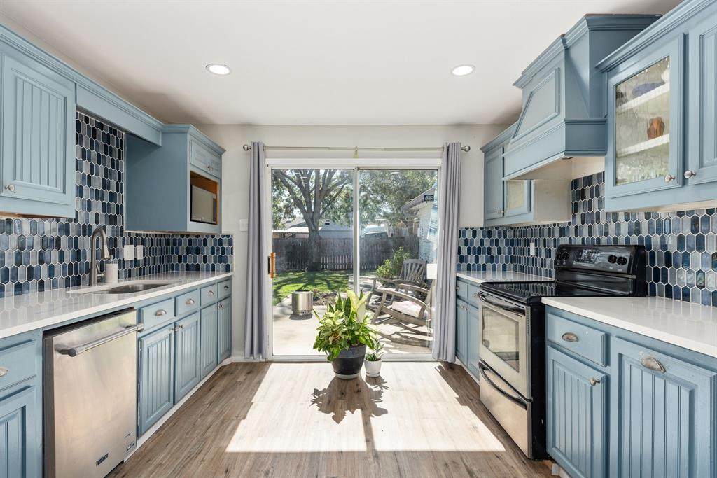 1830 Woodbury - Photo 1