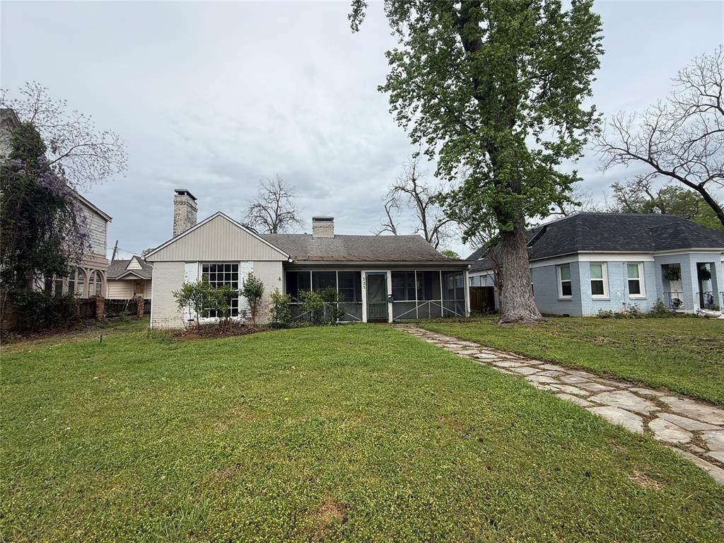 325 4th Street - Photo 1