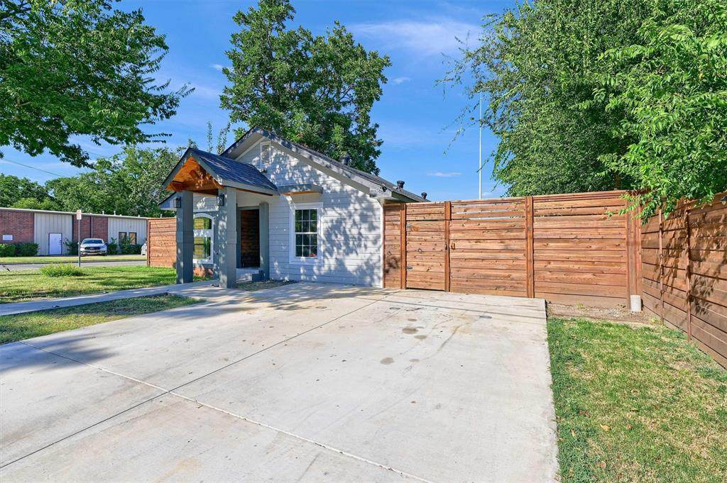1432 Austin Street - Photo 1