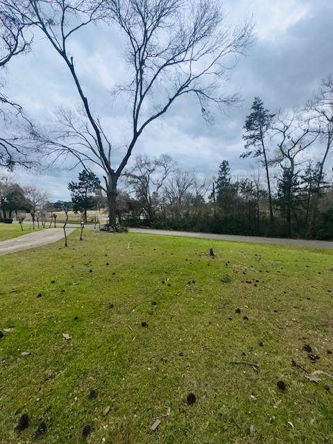 812 Lakeside Drive - Photo 1