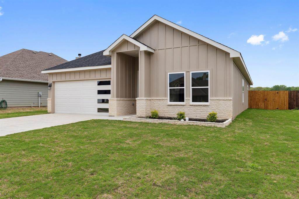 1876 Meadowview - Photo 1