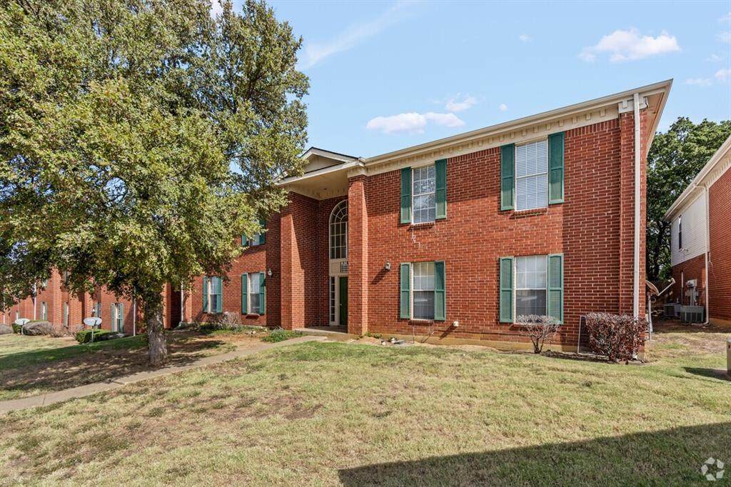 7050 John T White Road - Photo 1