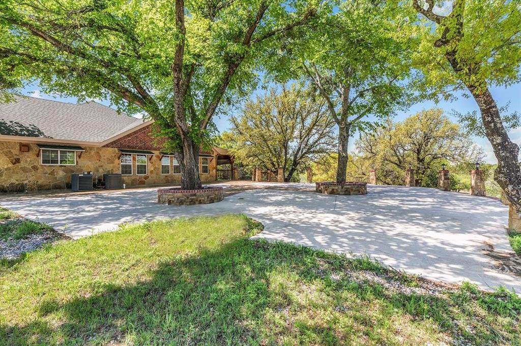 3601 Oak Circle - Photo 1